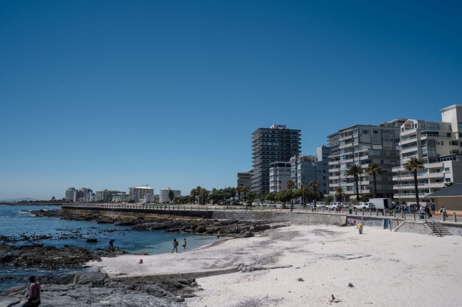 To Let 4 Bedroom Property for Rent in Sea Point Western Cape